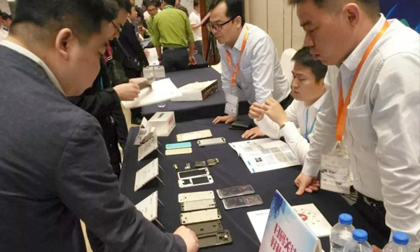 我司参与手机表壳新资料新工艺论坛产品展
